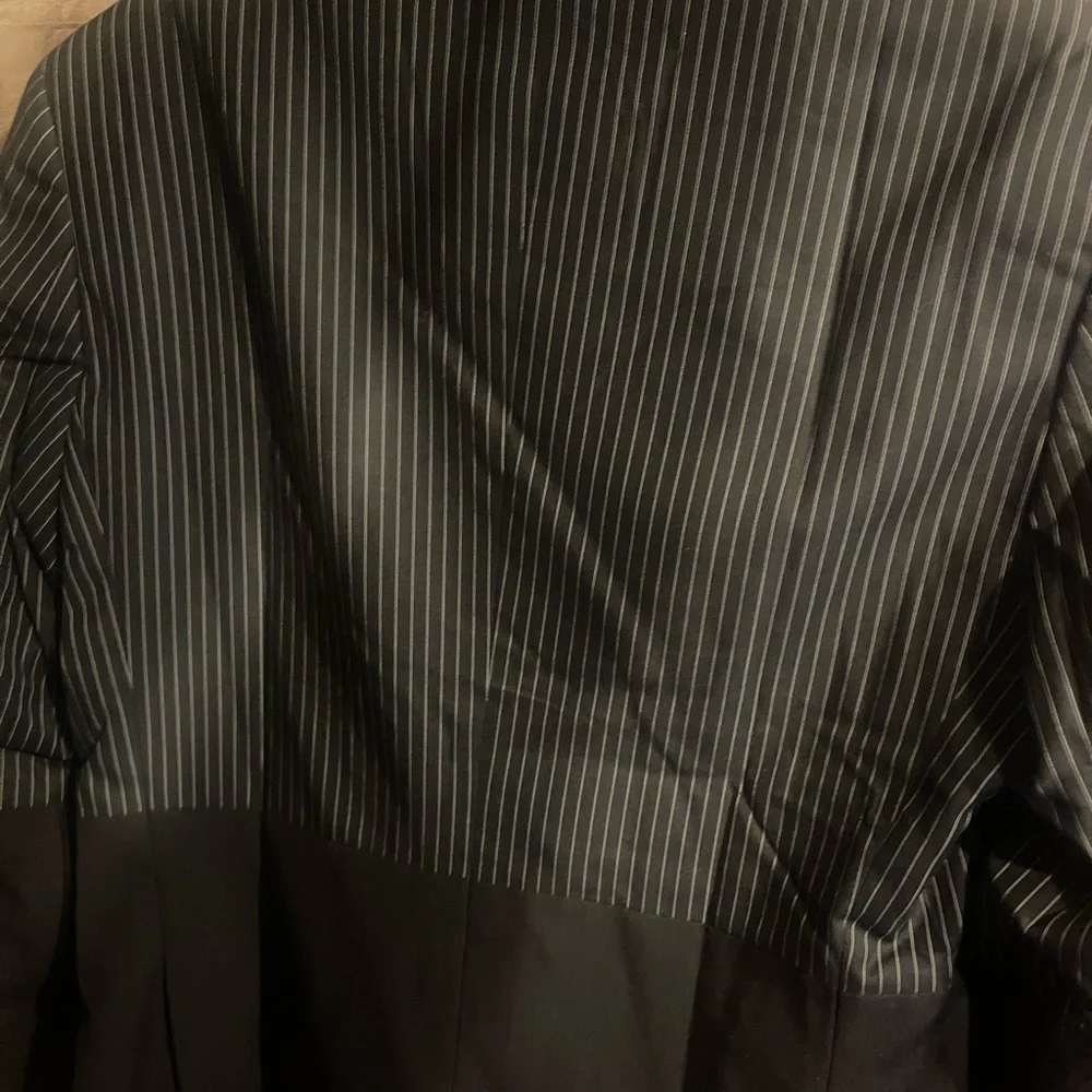 N/A black striped